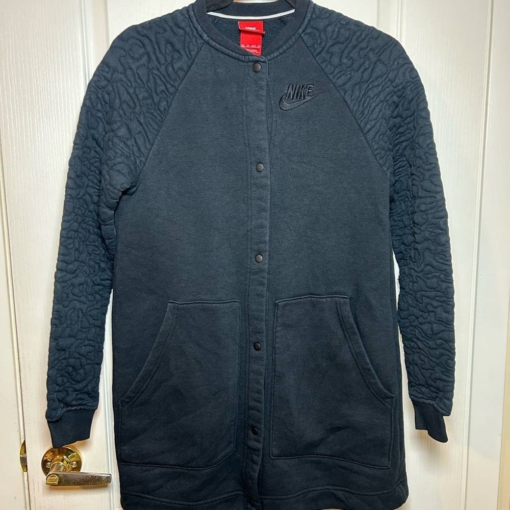 Nike Women’s embroidered Long Black cardigan/Jacket XS Pockets logo obo